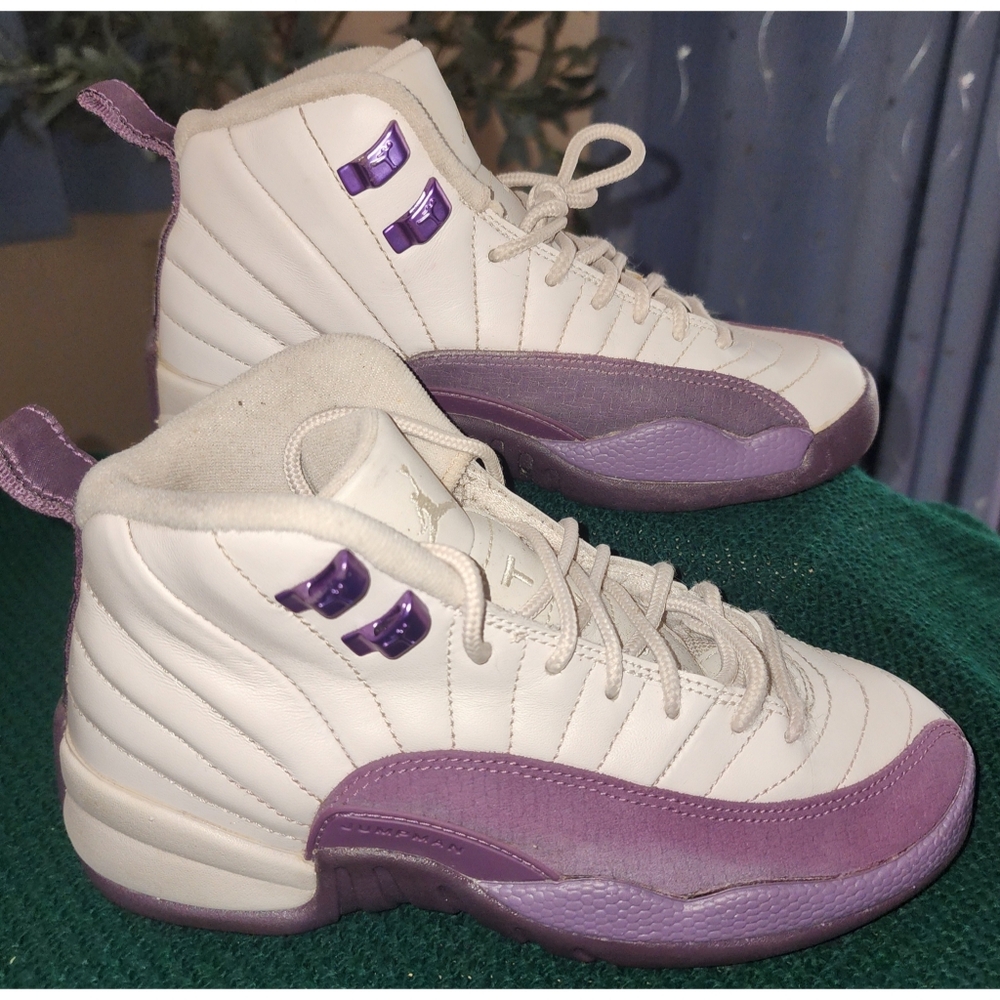 Nike Air Jordon 23 Jumpman Boys High Top Sneakers Purple & White Size 4Y